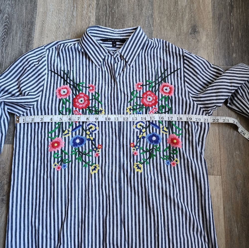 WALTER BAKER EMBROIDERED TOP - Picture 4 of 10